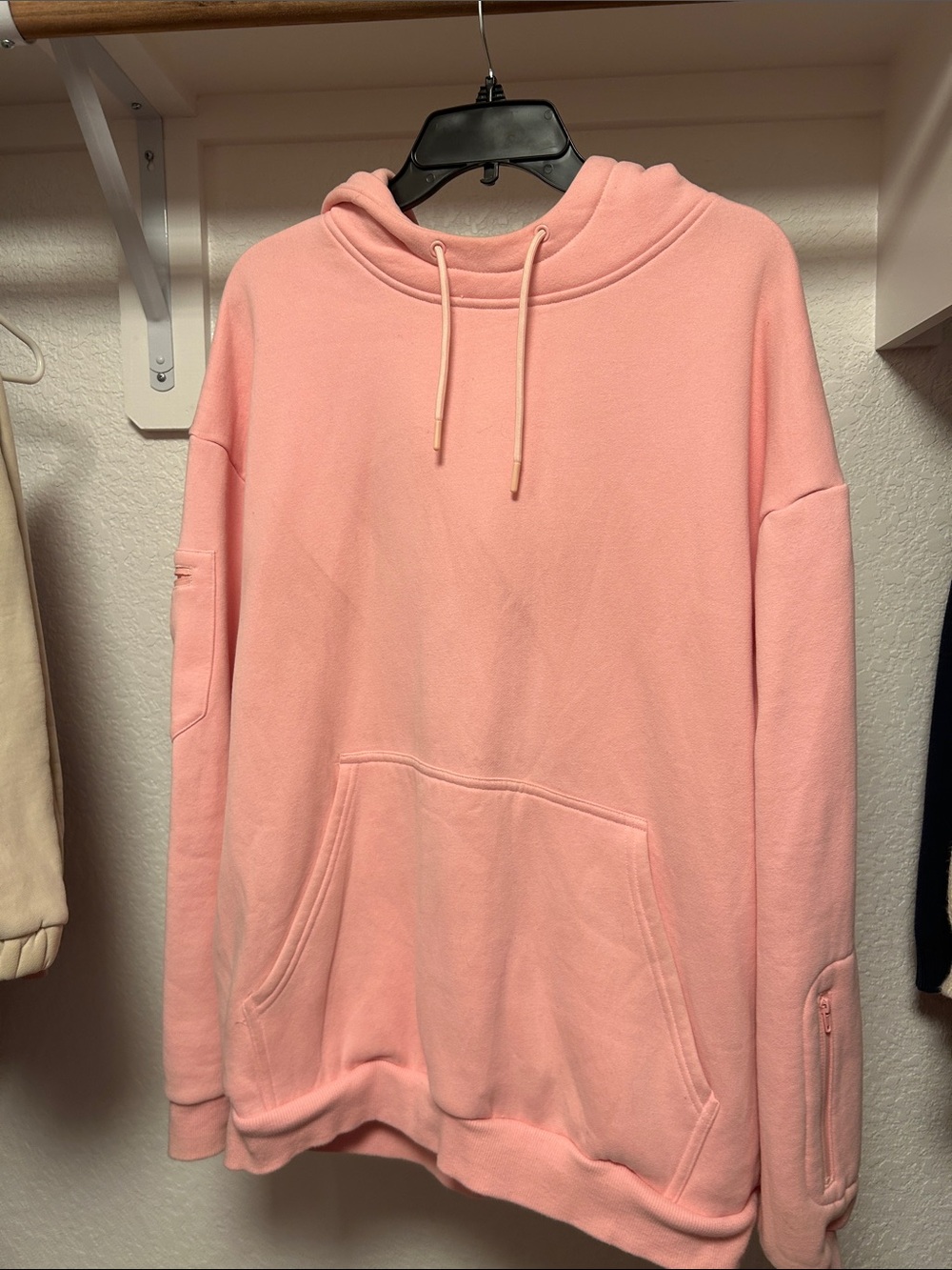 Comfrt Women’s airplane mode hoodie with matching straight leg sweatpants